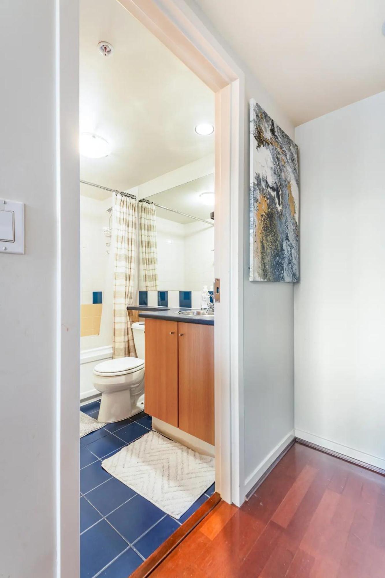 Loft In Downtown Vancouver With Free Parking 외부 사진